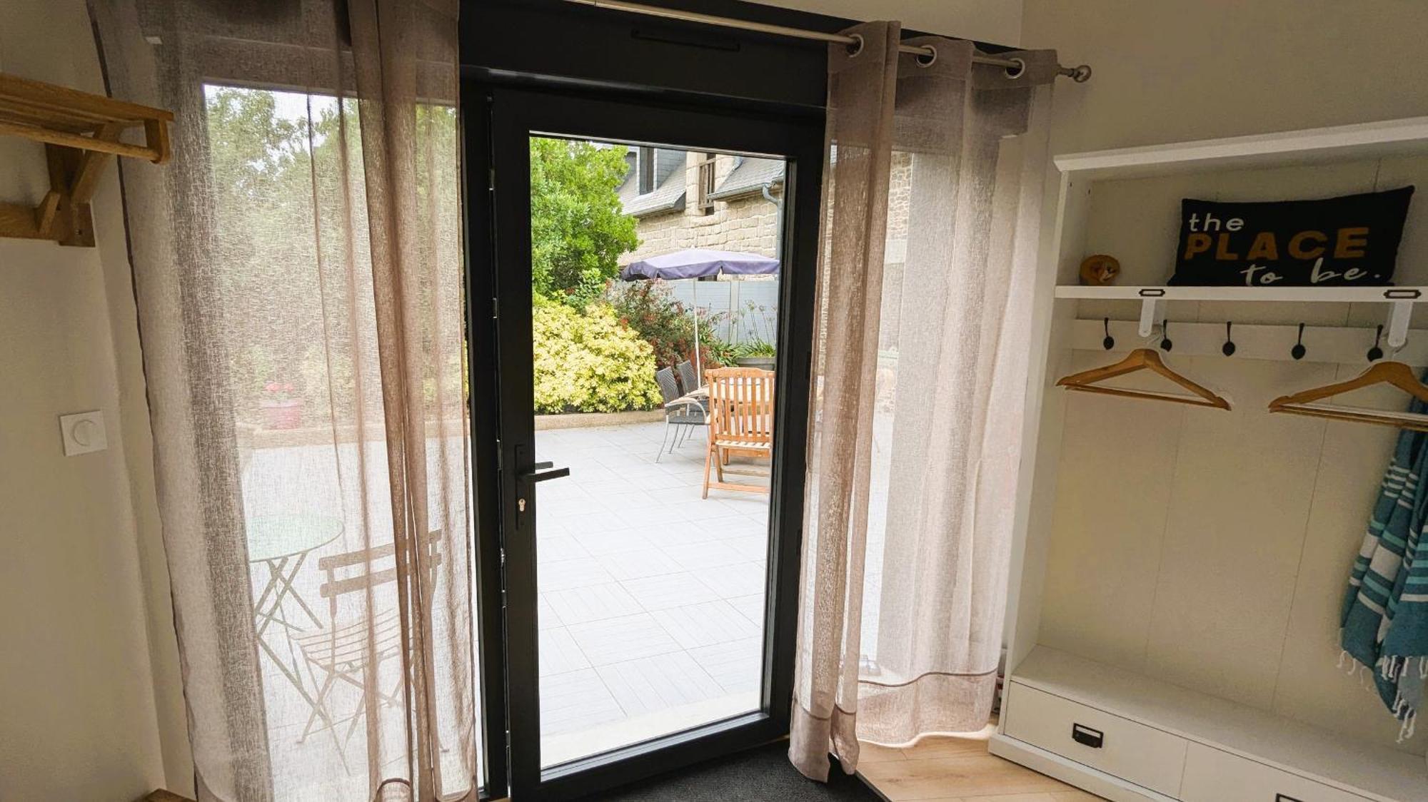 La Guesthouse - A Deux Pas Du Sentier Des Douaniers Pordic Rom bilde